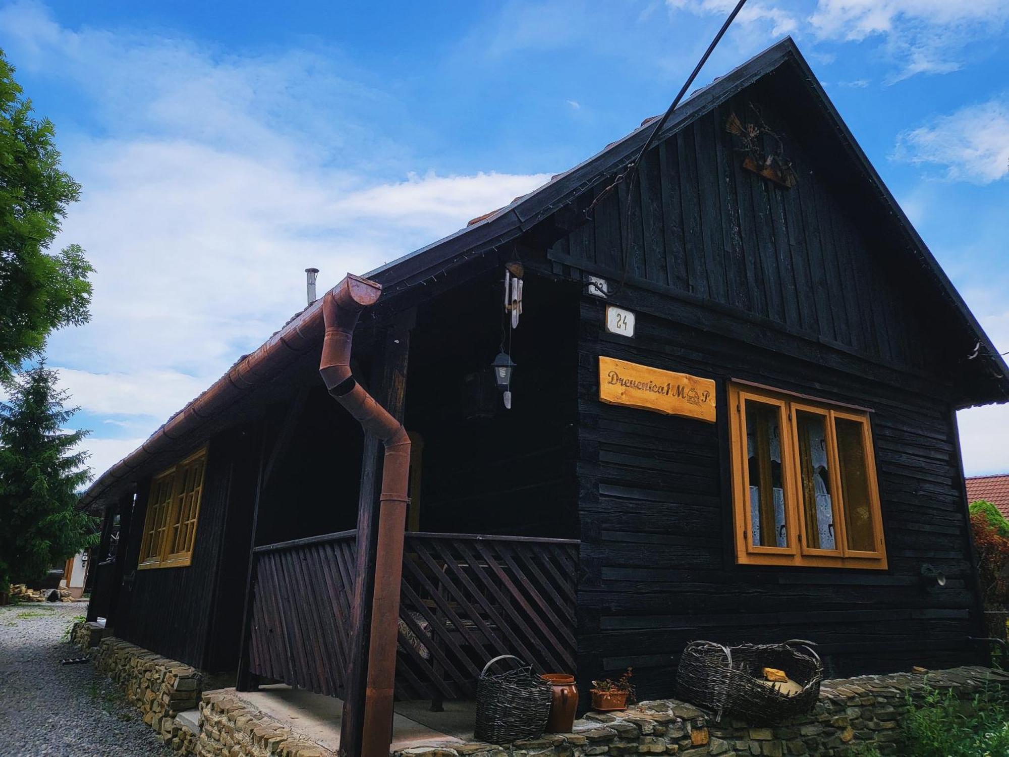 BešeňováDrevenica M&Pアパートメント エクステリア 写真